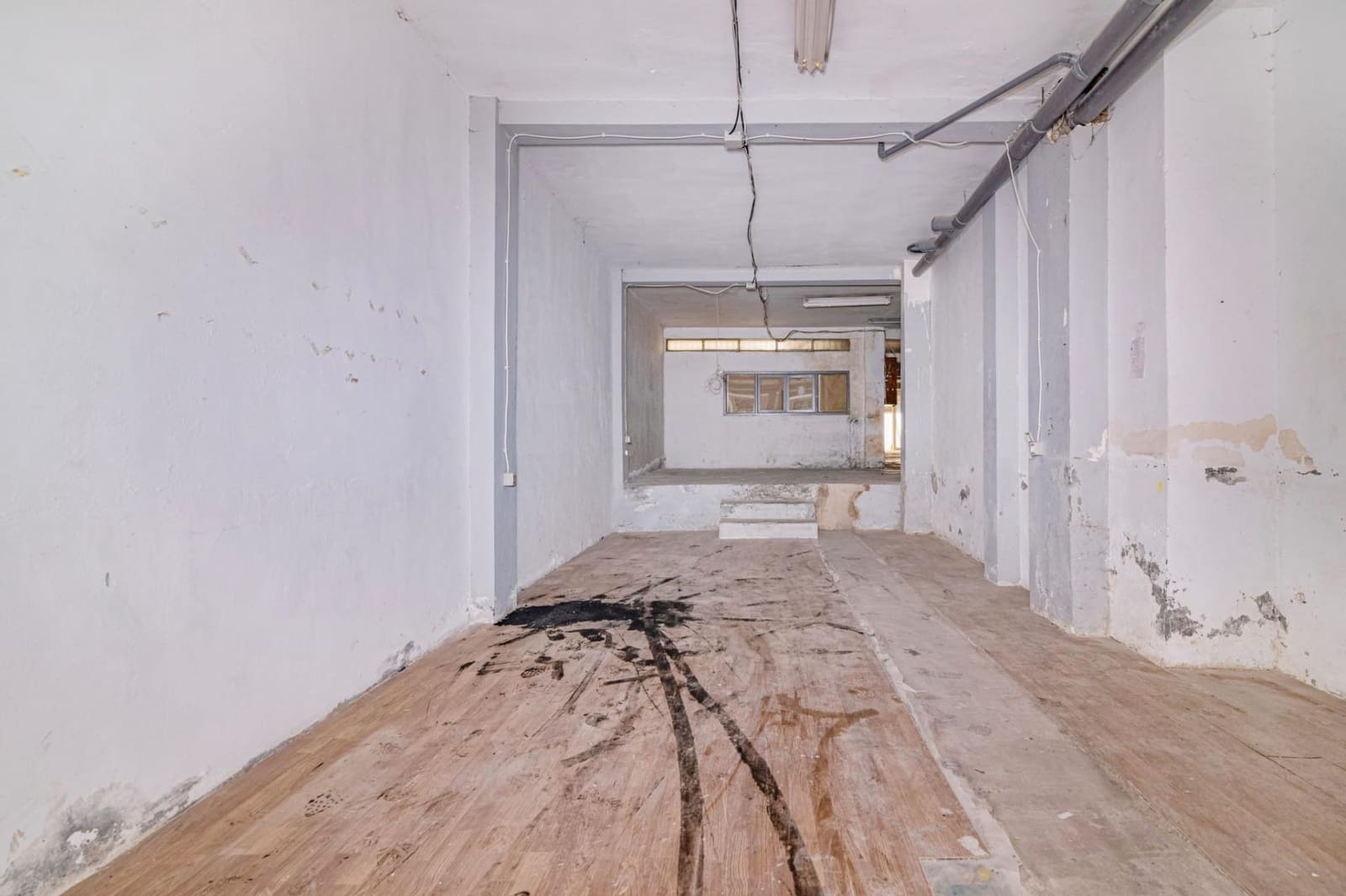 Commercieel te koop in Granada stad - € 290.000 (Ref: 9431264)