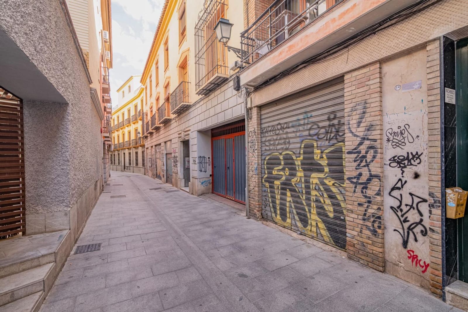 Commercieel te koop in Granada stad - € 290.000 (Ref: 9431264)