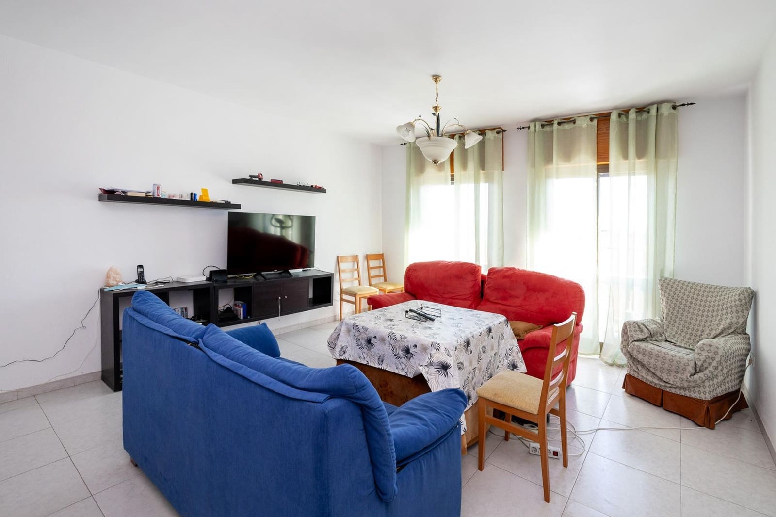 8 bedroom Commercial for sale in Pinos Puente with garage - € 285,450 (Ref: 9431798)