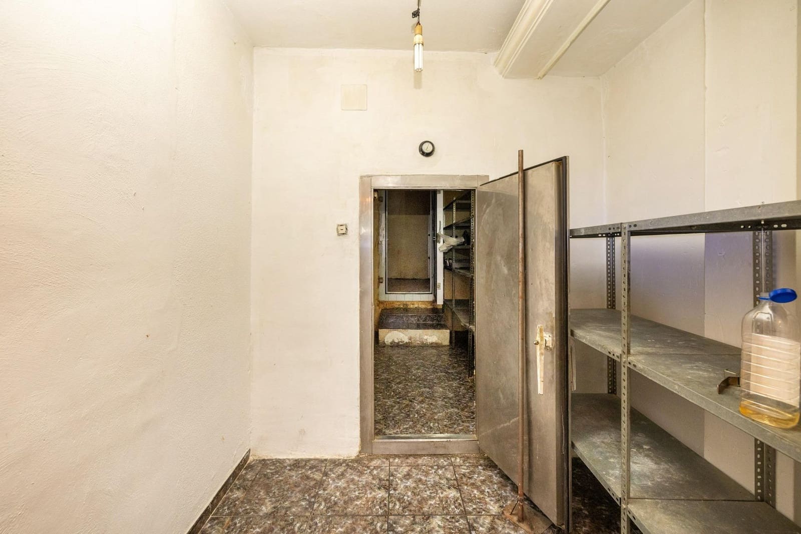 8 bedroom Commercial for sale in Pinos Puente with garage - € 285,450 (Ref: 9431798)