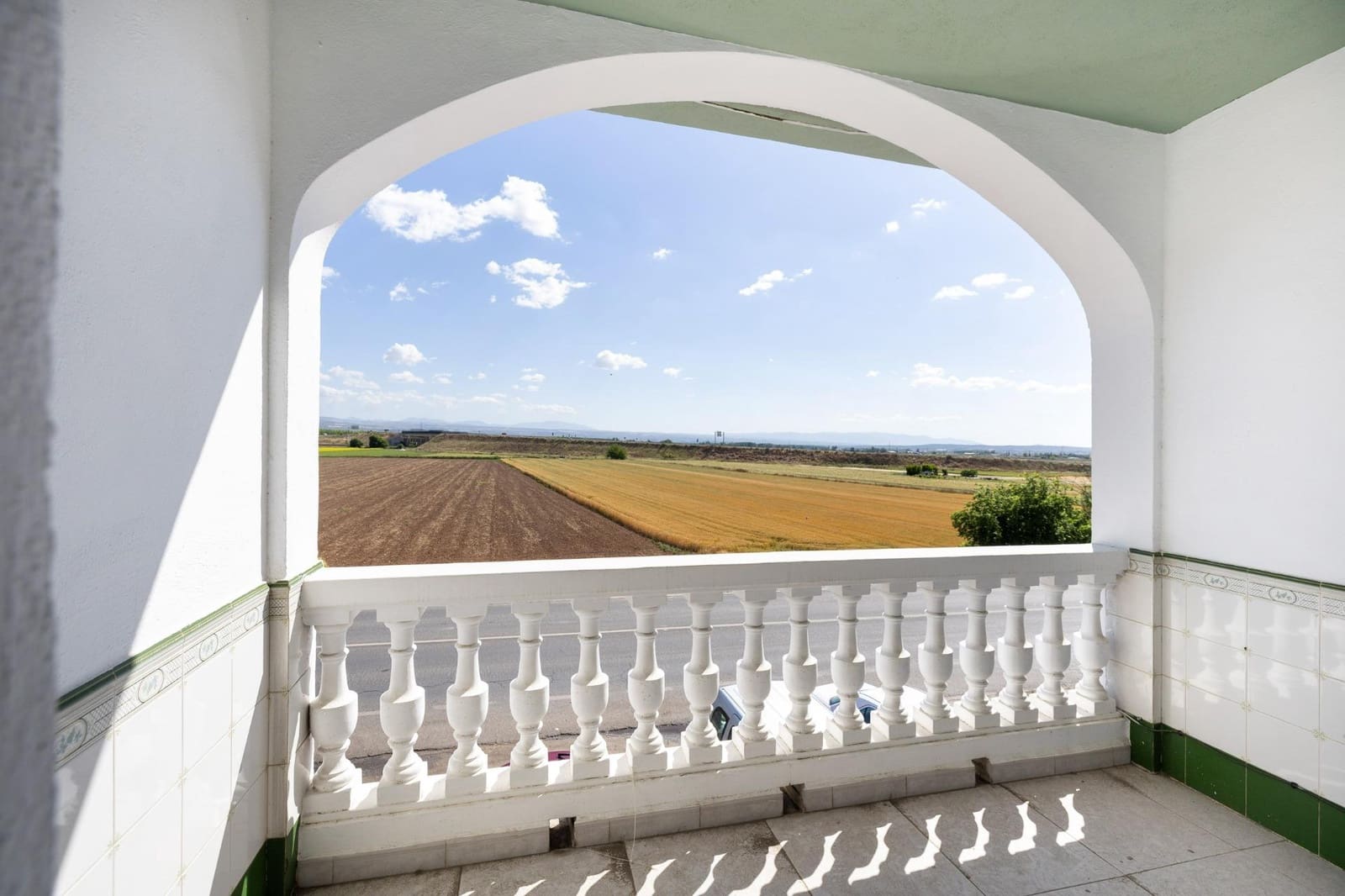 8 bedroom Commercial for sale in Pinos Puente with garage - € 285,450 (Ref: 9431798)