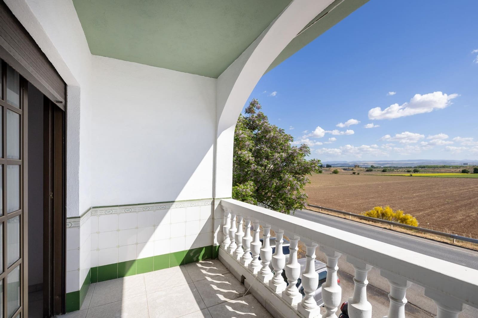 8 bedroom Commercial for sale in Pinos Puente with garage - € 285,450 (Ref: 9431798)