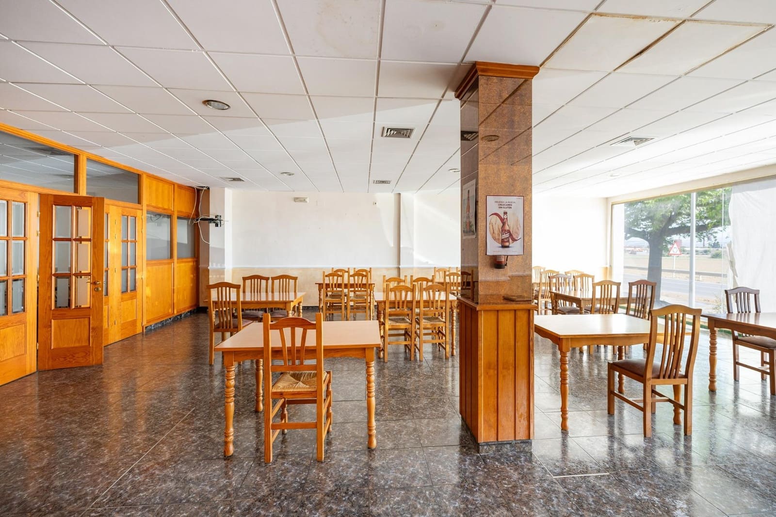 8 bedroom Commercial for sale in Pinos Puente with garage - € 285,450 (Ref: 9431798)