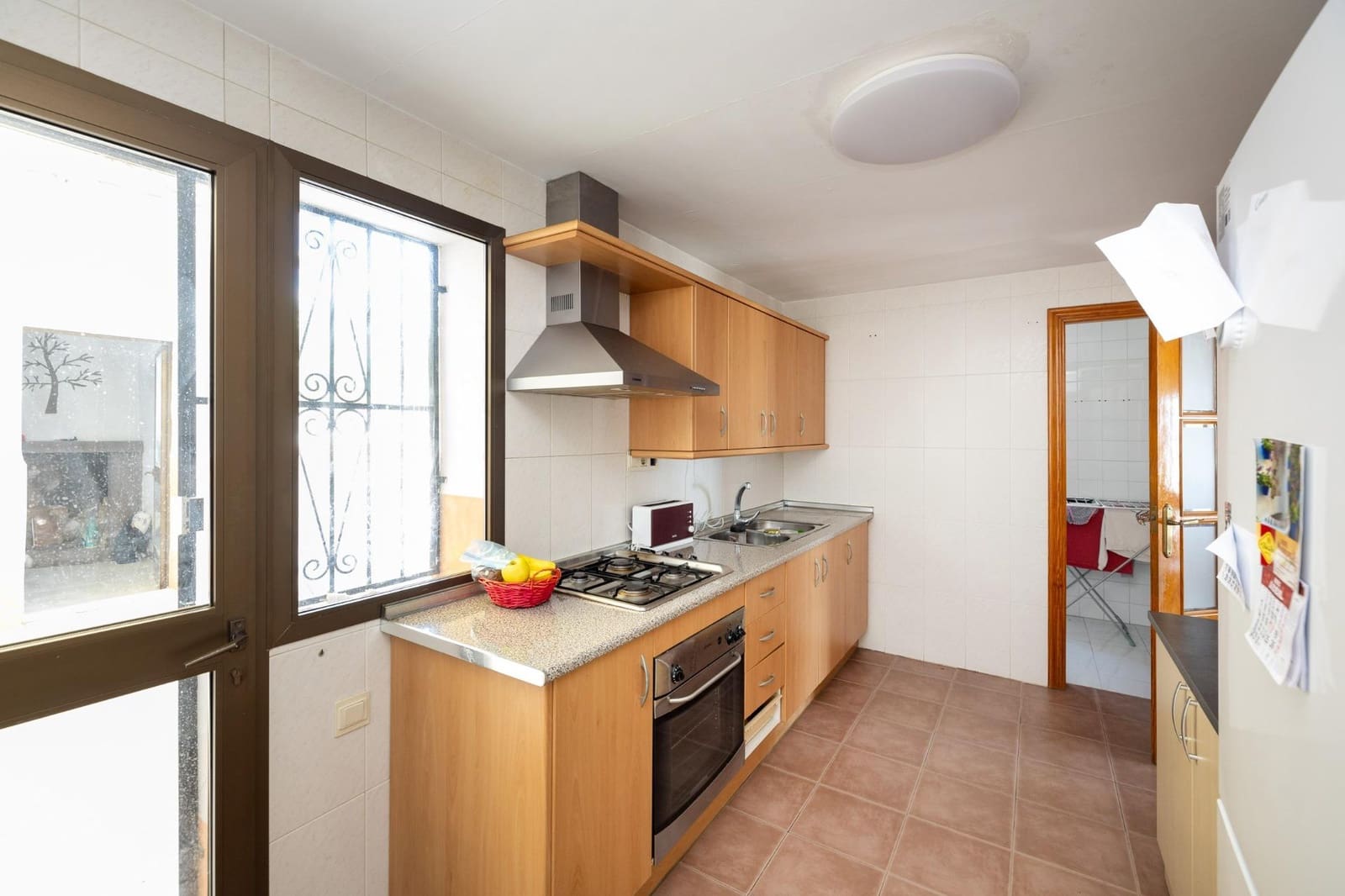 8 bedroom Commercial for sale in Pinos Puente with garage - € 285,450 (Ref: 9431798)