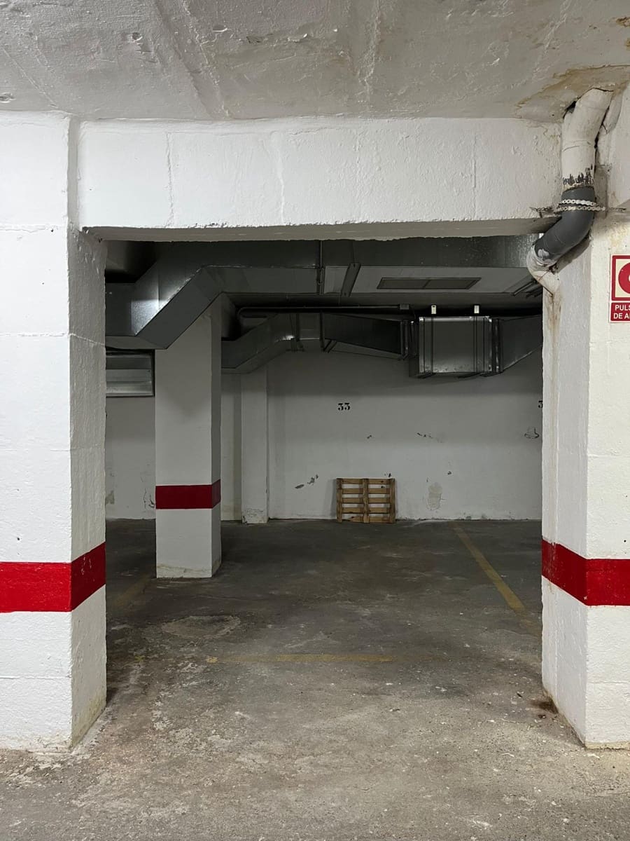 Garaż na sprzedaż w Miasto Grenada - 10 000 € (Ref: 9434943)