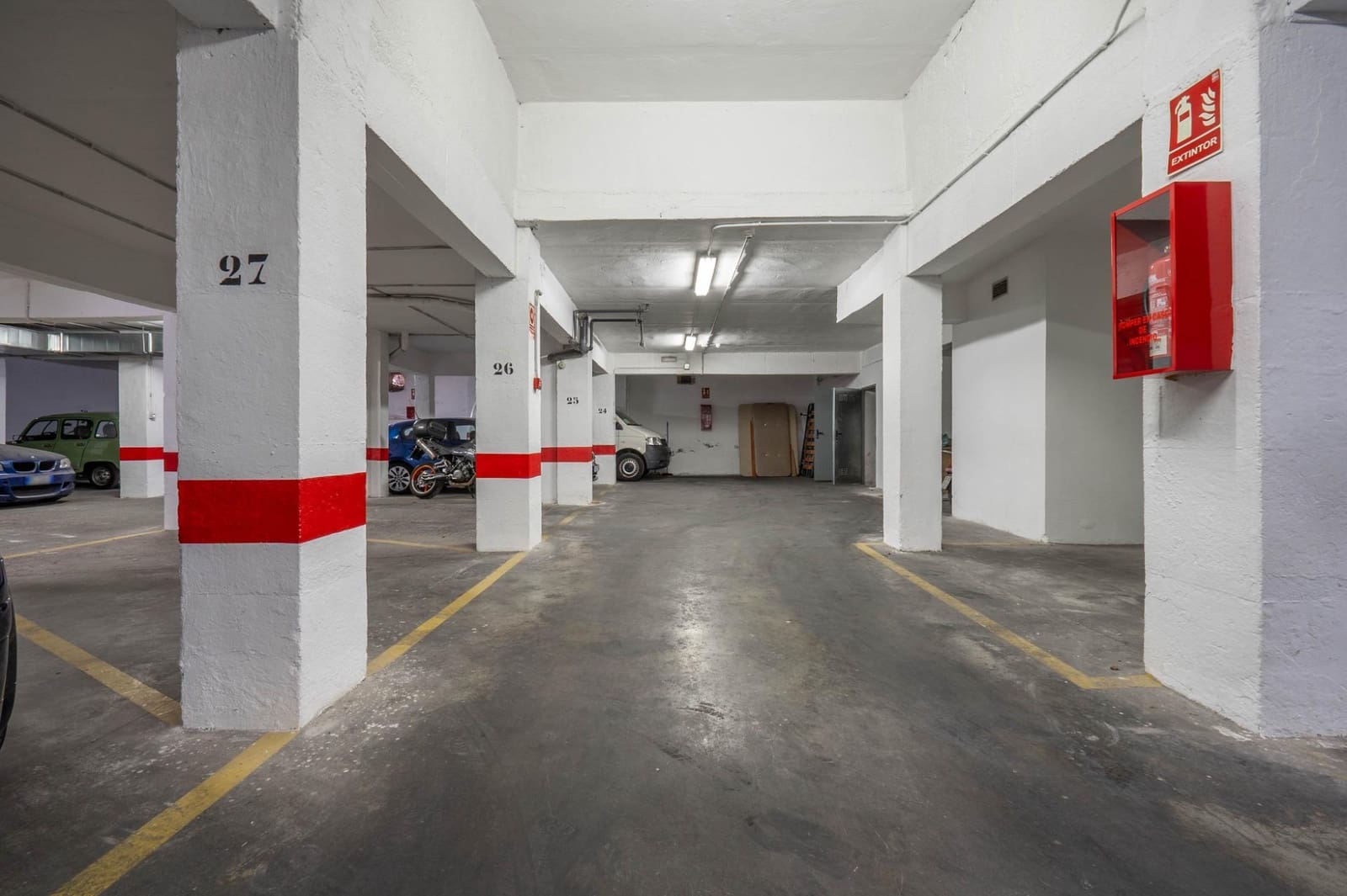 Garaż na sprzedaż w Miasto Grenada - 10 000 € (Ref: 9434943)