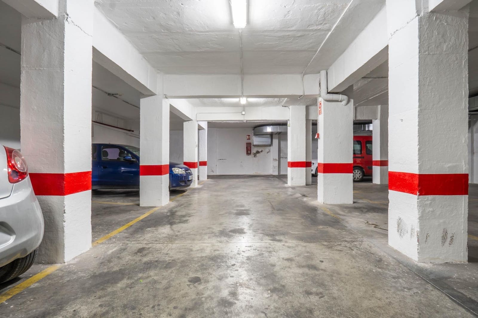 Garaż na sprzedaż w Miasto Grenada - 10 000 € (Ref: 9434943)