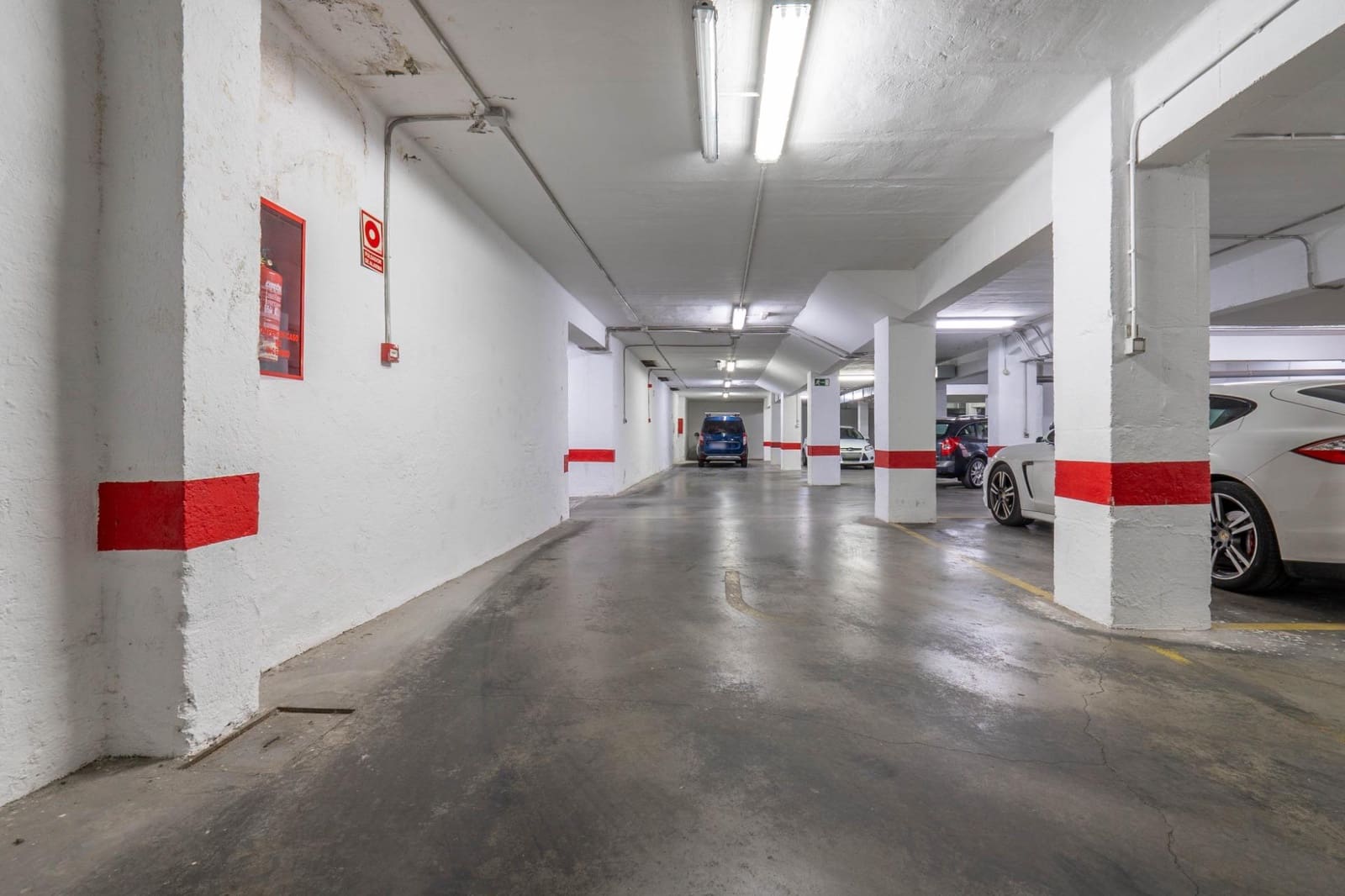 Garaż na sprzedaż w Miasto Grenada - 10 000 € (Ref: 9434943)