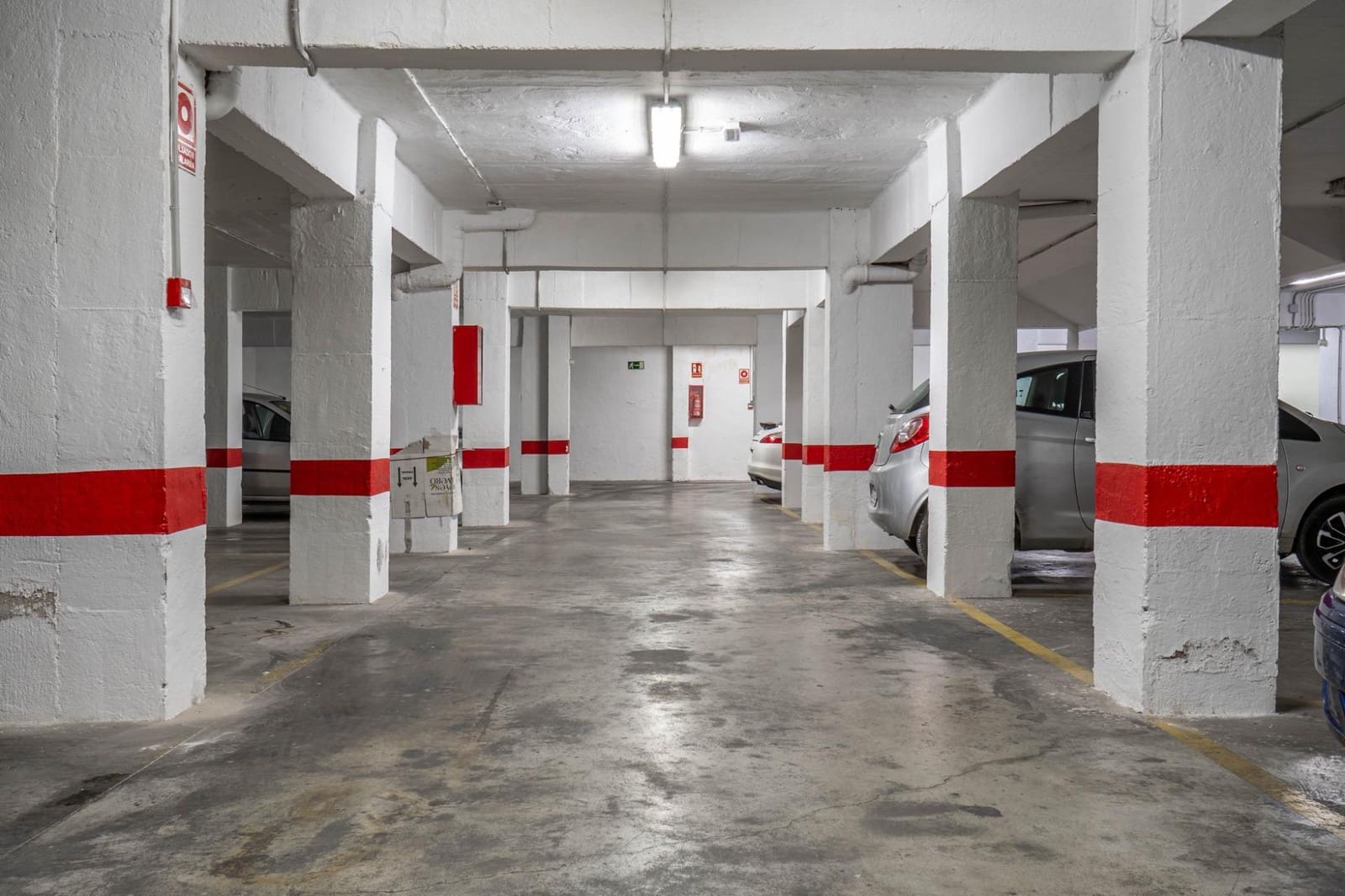 Garaż na sprzedaż w Miasto Grenada - 10 000 € (Ref: 9434943)