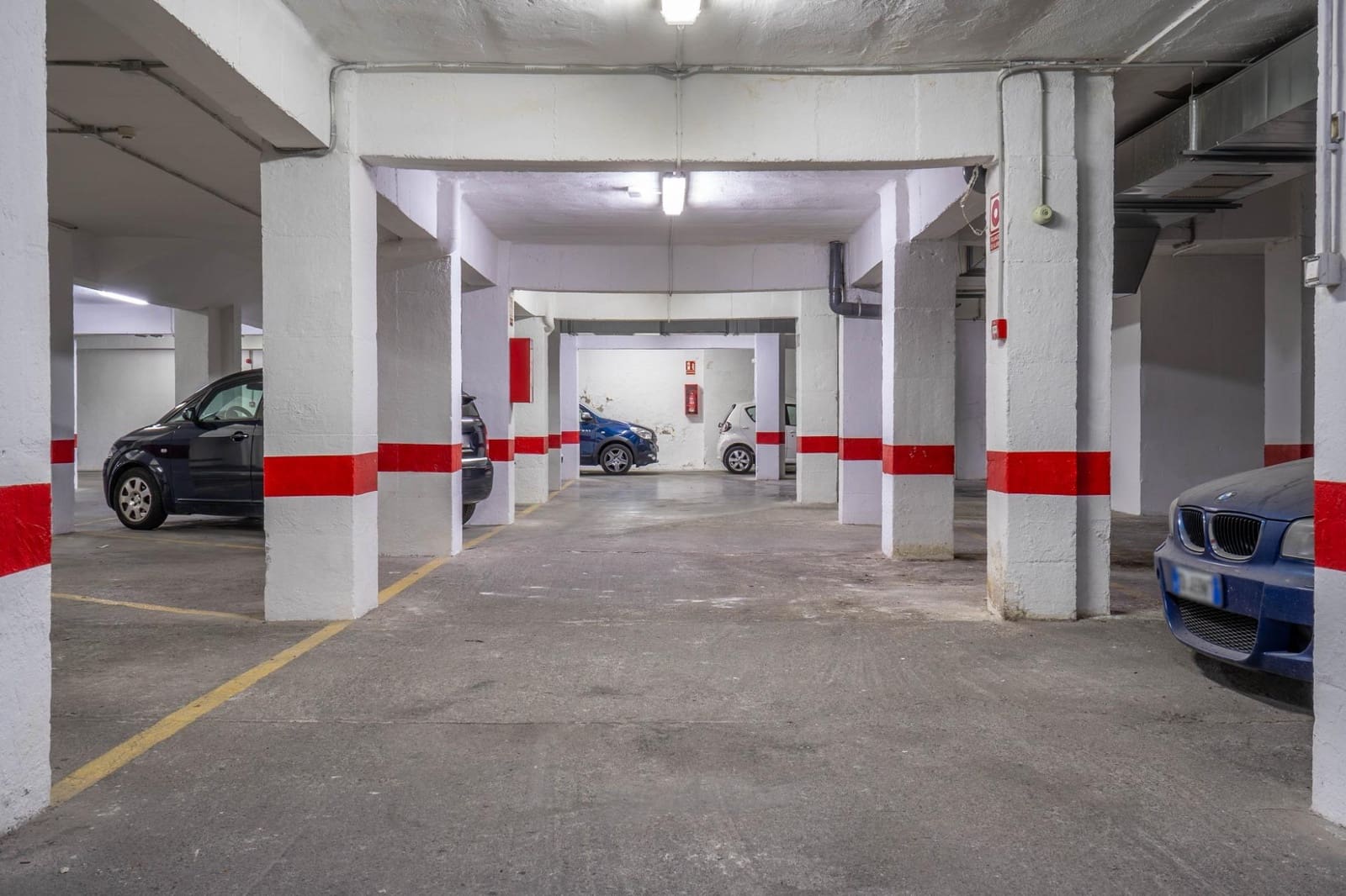 Garaż na sprzedaż w Miasto Grenada - 10 000 € (Ref: 9434943)