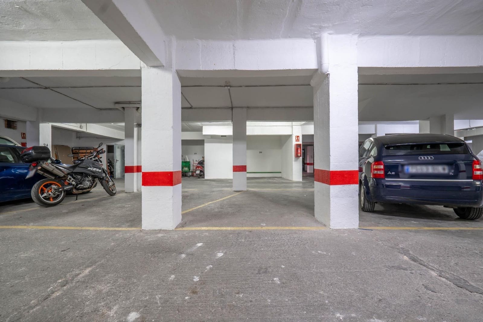 Garaż na sprzedaż w Miasto Grenada - 10 000 € (Ref: 9434943)