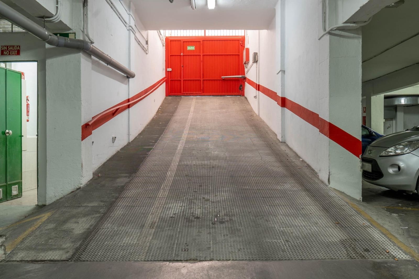 Garaż na sprzedaż w Miasto Grenada - 10 000 € (Ref: 9434943)