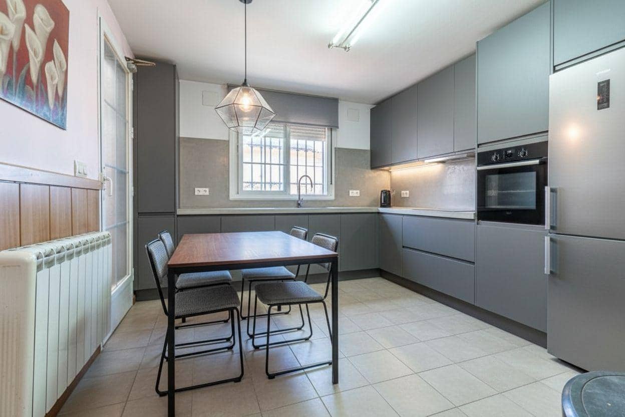 4 sypialnia Dom szeregowy na sprzedaż w Ogijares z basenem garażem - 284 900 € (Ref: 9434944)