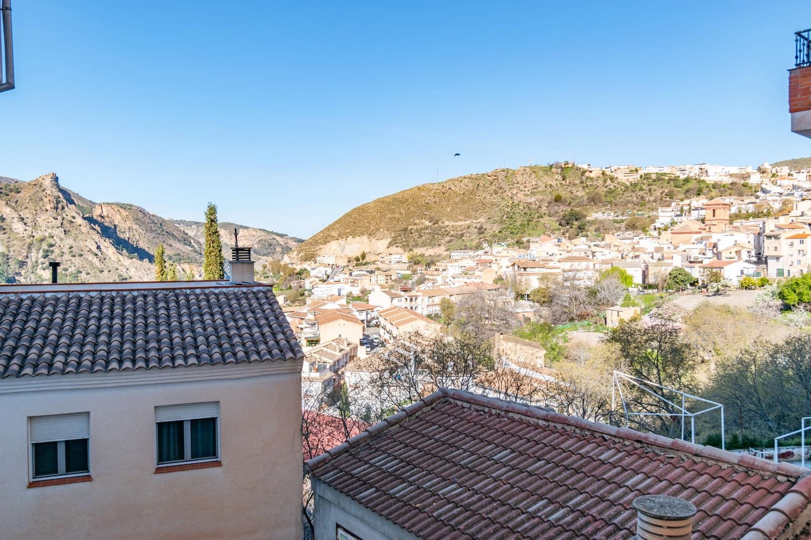 Kommersiell til salgs i Guejar Sierra - € 165 000 (Ref: 9434945)