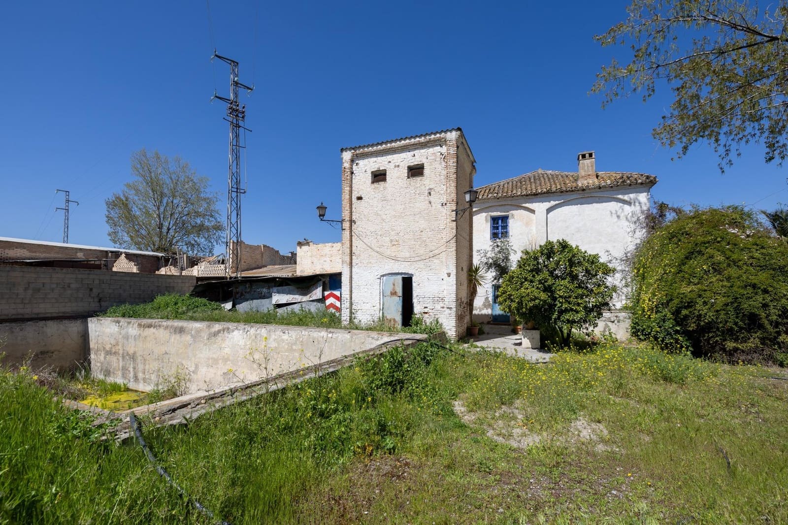 5 soveværelse Finca/Landehus til salg i Granada by med swimmingpool garage - € 680.000 (Ref: 9434947)