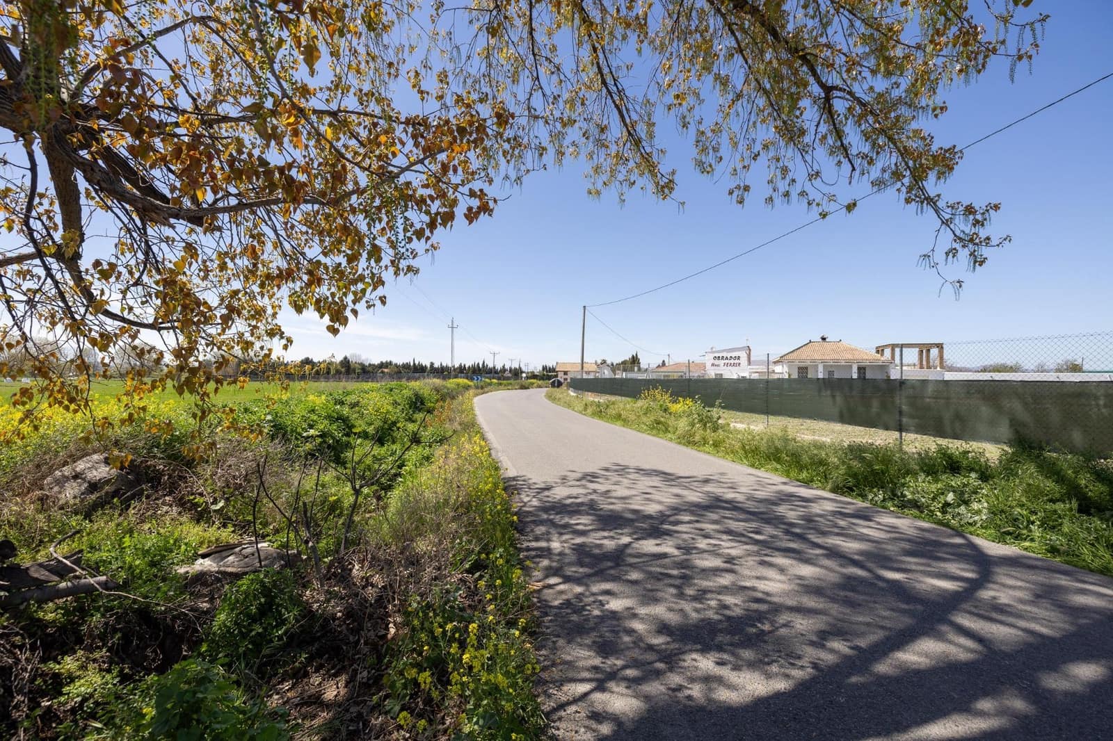 5 soveværelse Finca/Landehus til salg i Granada by med swimmingpool garage - € 680.000 (Ref: 9434947)