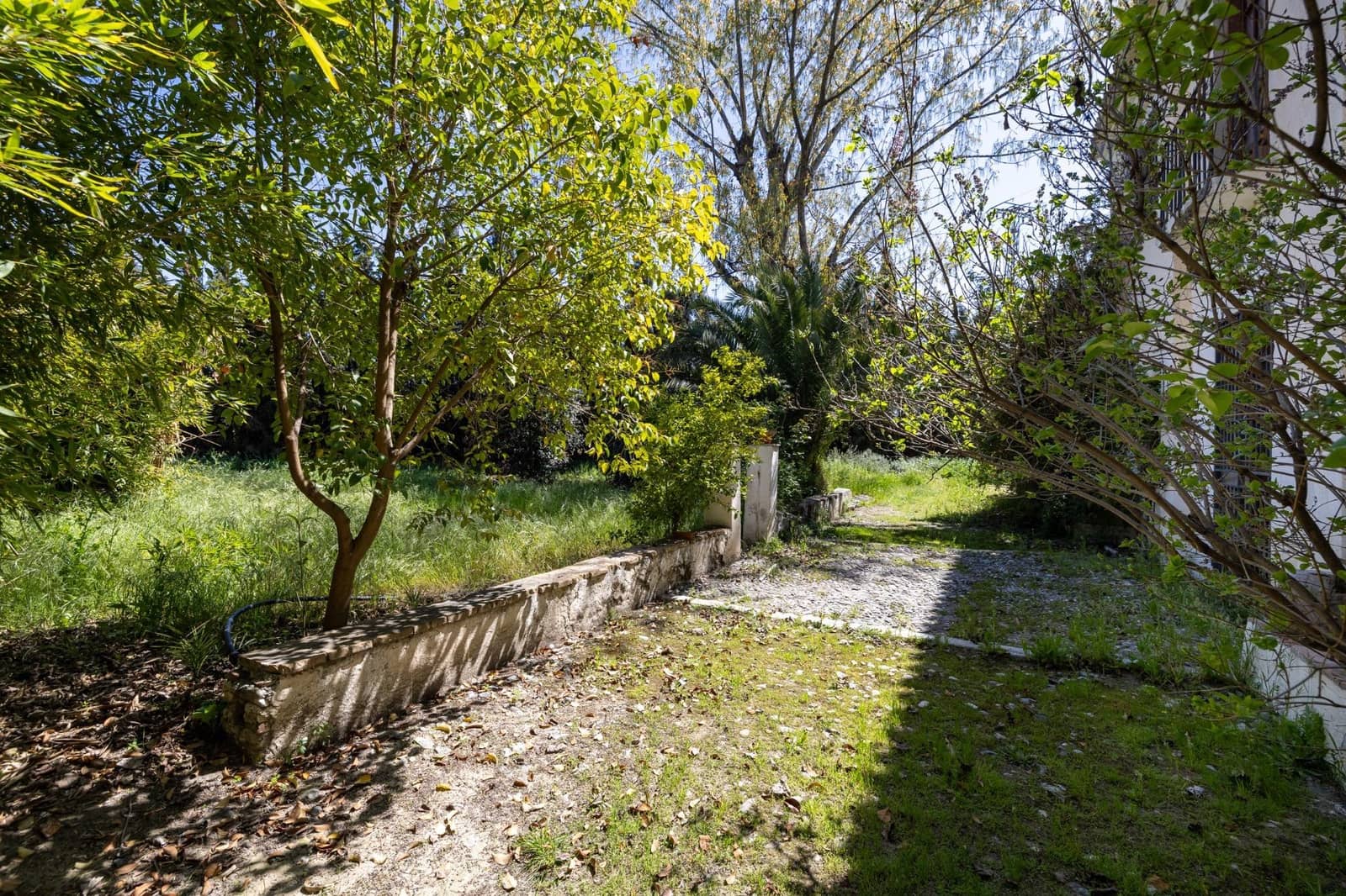 5 soveværelse Finca/Landehus til salg i Granada by med swimmingpool garage - € 680.000 (Ref: 9434947)