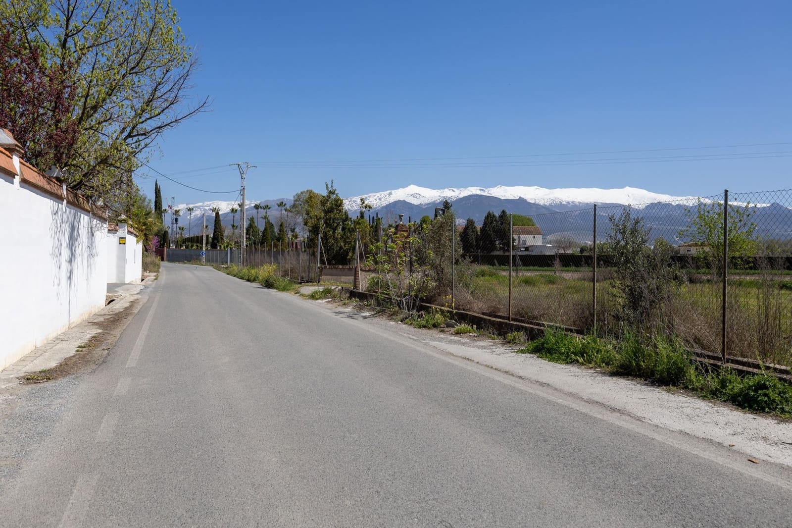 5 soveværelse Finca/Landehus til salg i Granada by med swimmingpool garage - € 680.000 (Ref: 9434947)