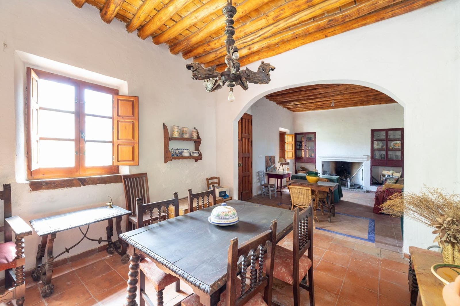 5 soveværelse Finca/Landehus til salg i Granada by med swimmingpool garage - € 680.000 (Ref: 9434947)