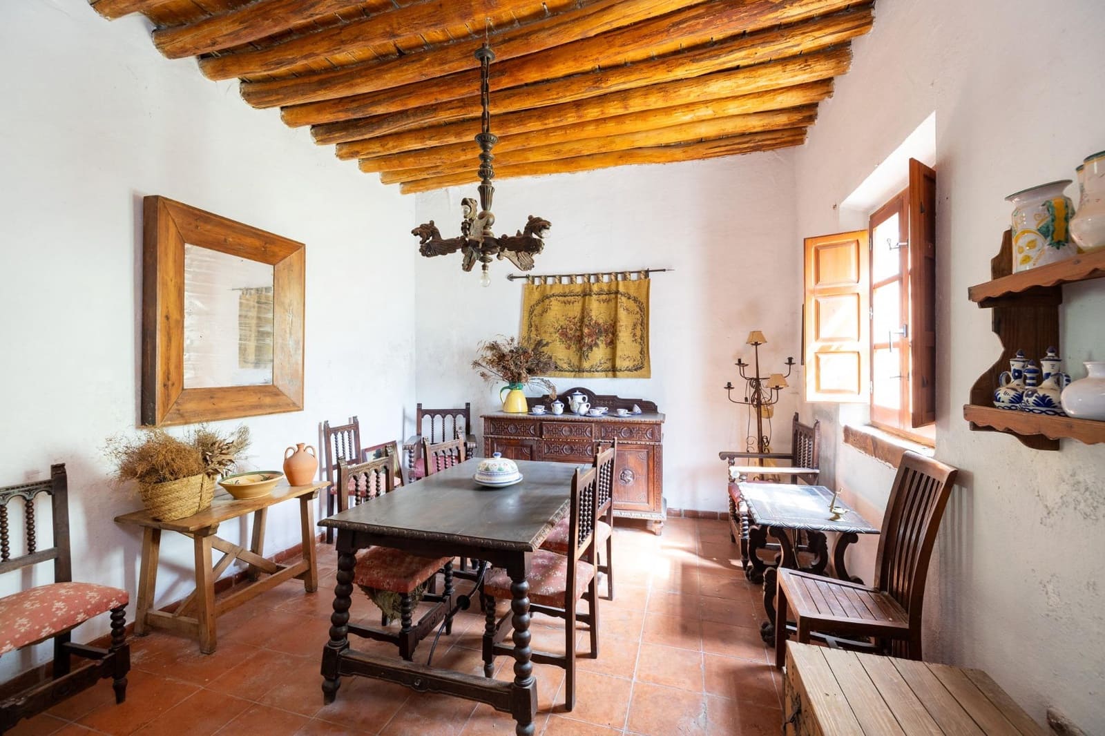 5 soveværelse Finca/Landehus til salg i Granada by med swimmingpool garage - € 680.000 (Ref: 9434947)