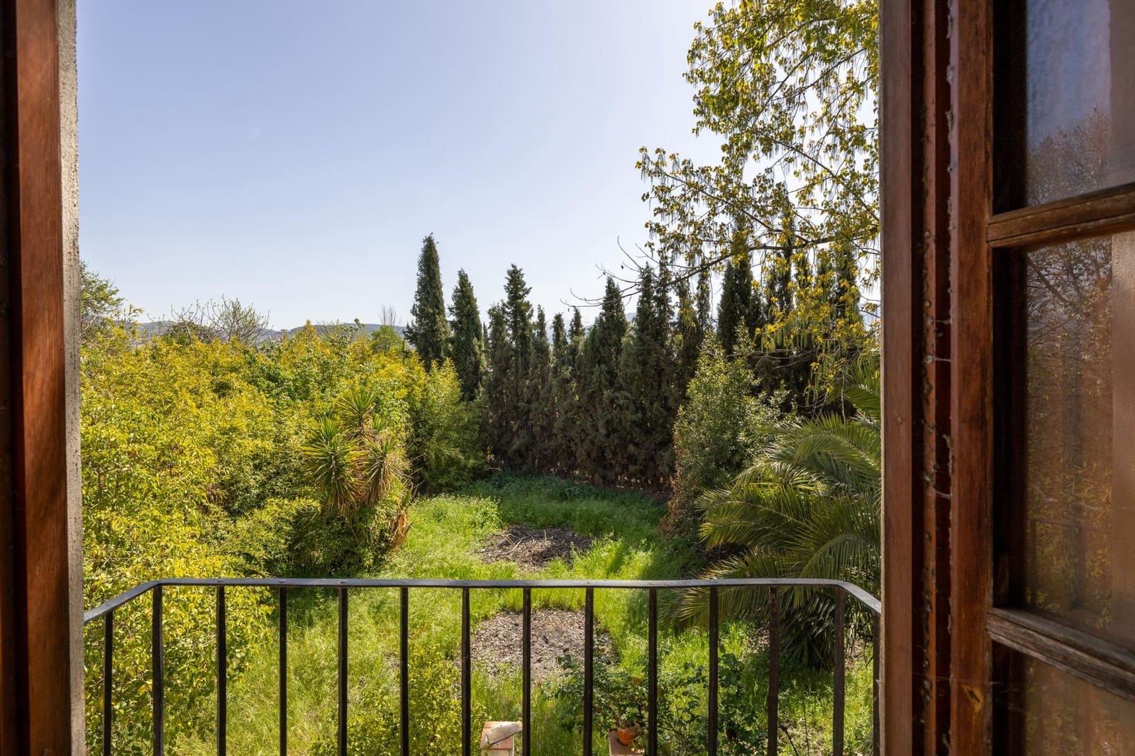 5 soveværelse Finca/Landehus til salg i Granada by med swimmingpool garage - € 680.000 (Ref: 9434947)