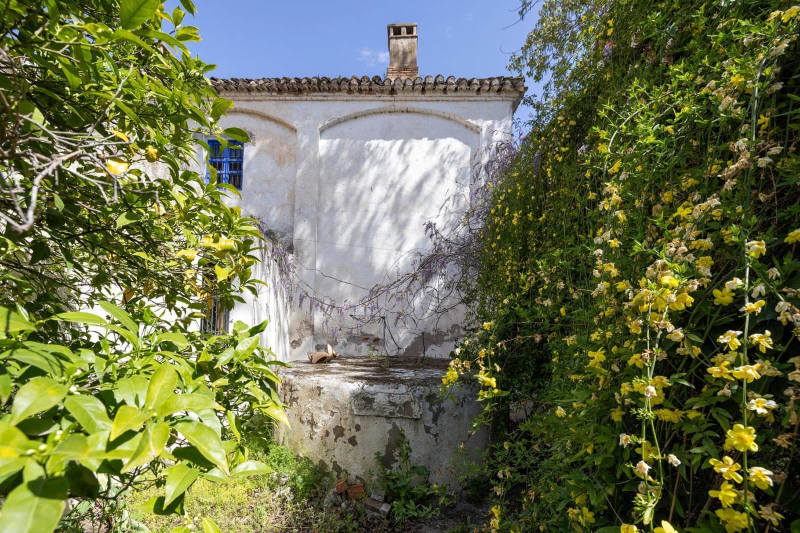 5 soveværelse Finca/Landehus til salg i Granada by med swimmingpool garage - € 680.000 (Ref: 9434947)