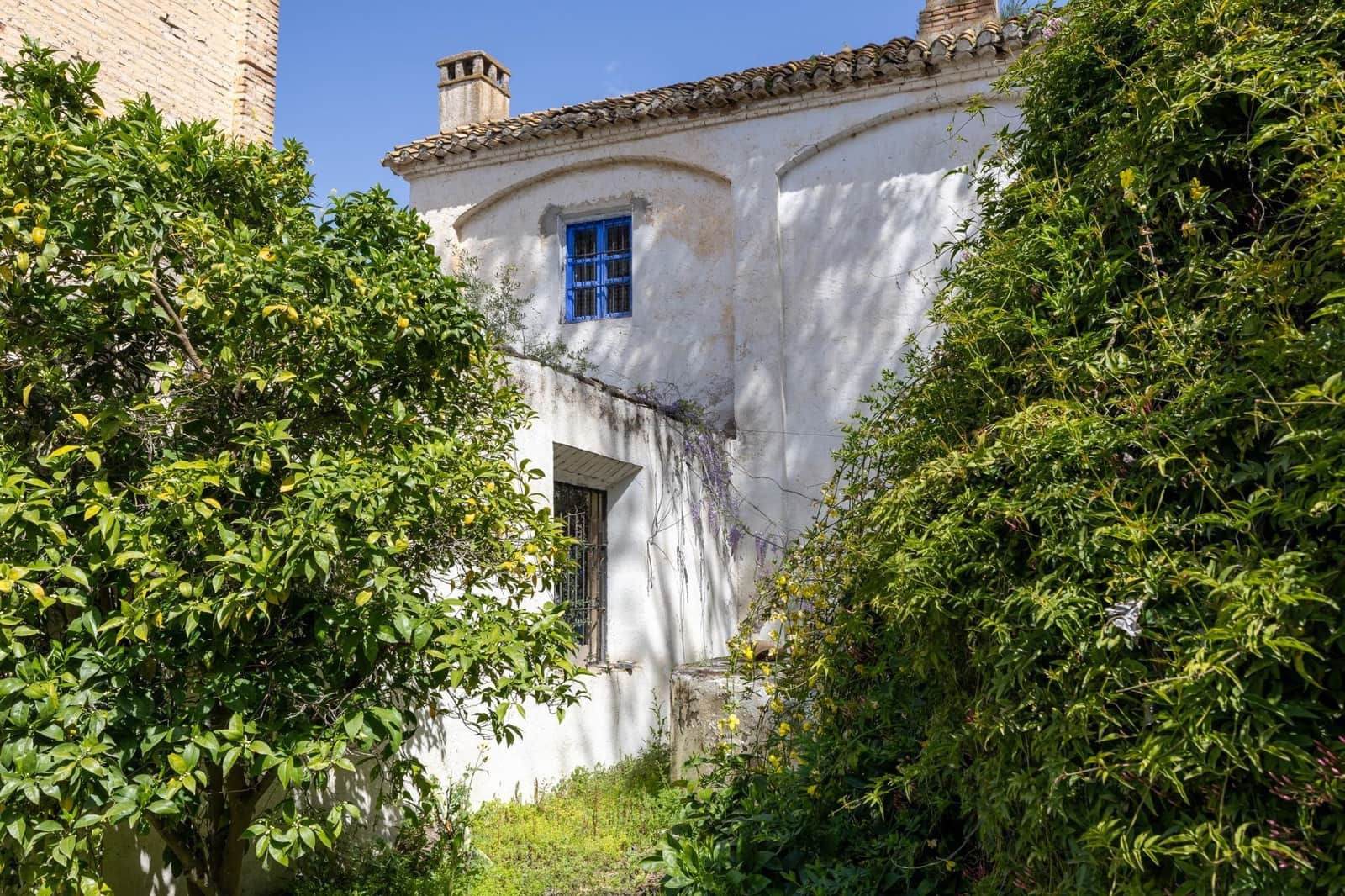 5 soveværelse Finca/Landehus til salg i Granada by med swimmingpool garage - € 680.000 (Ref: 9434947)