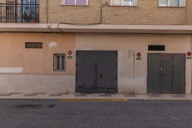 Commercial for sale in Maracena with garage - € 125,000 (Ref: 9434949)