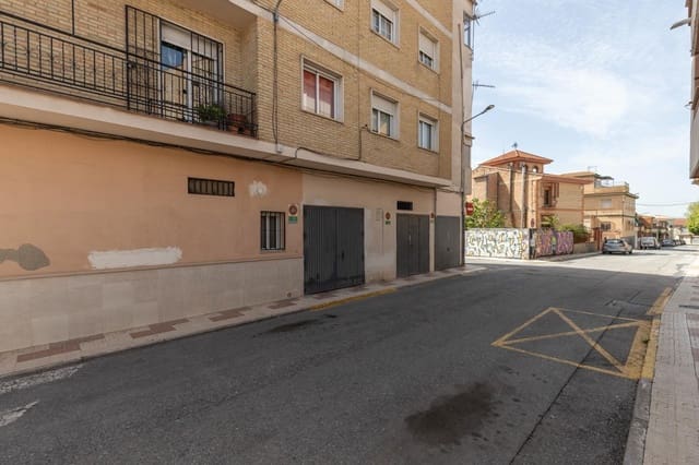 Commercial for sale in Maracena with garage - € 125,000 (Ref: 9434949)