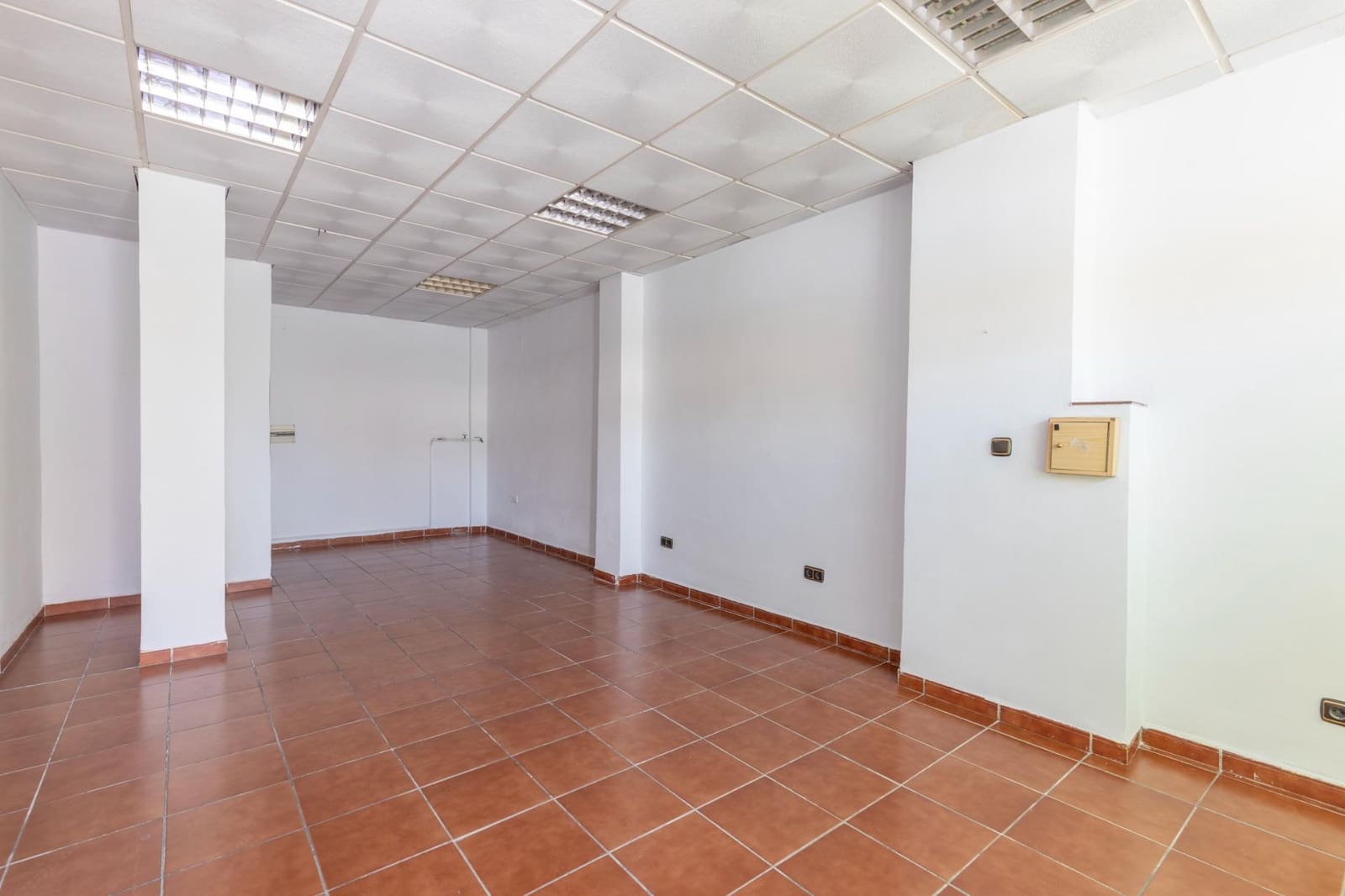 Komercyjne na sprzedaż w Maracena z garażem - 125 000 € (Ref: 9434949)