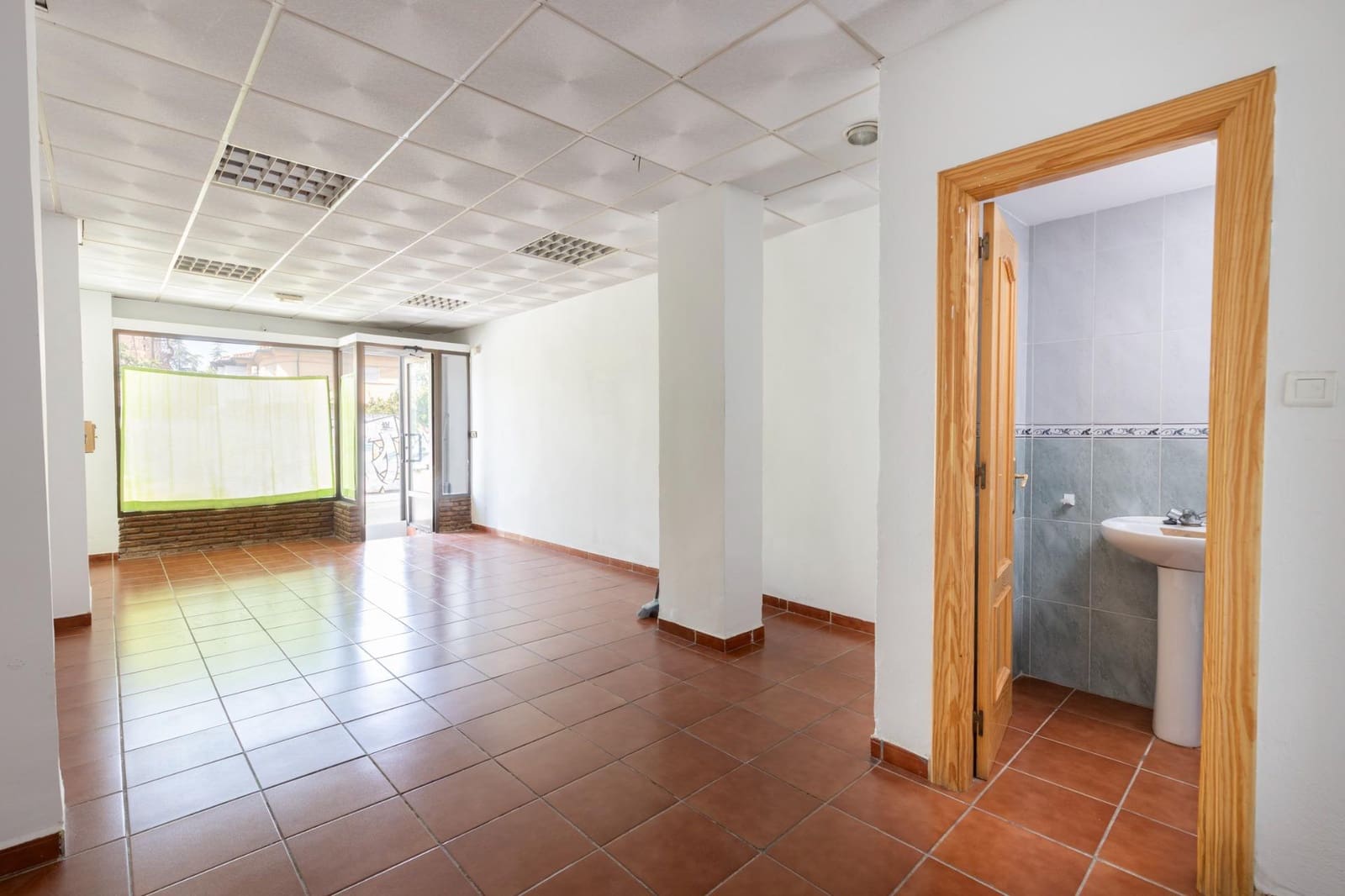 Komercyjne na sprzedaż w Maracena z garażem - 125 000 € (Ref: 9434949)