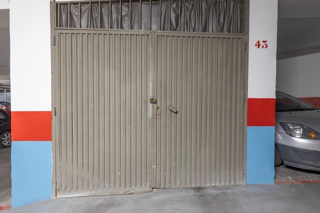 Garage til salg i Figares, Granada by - € 39.000 (Ref: 9434950)