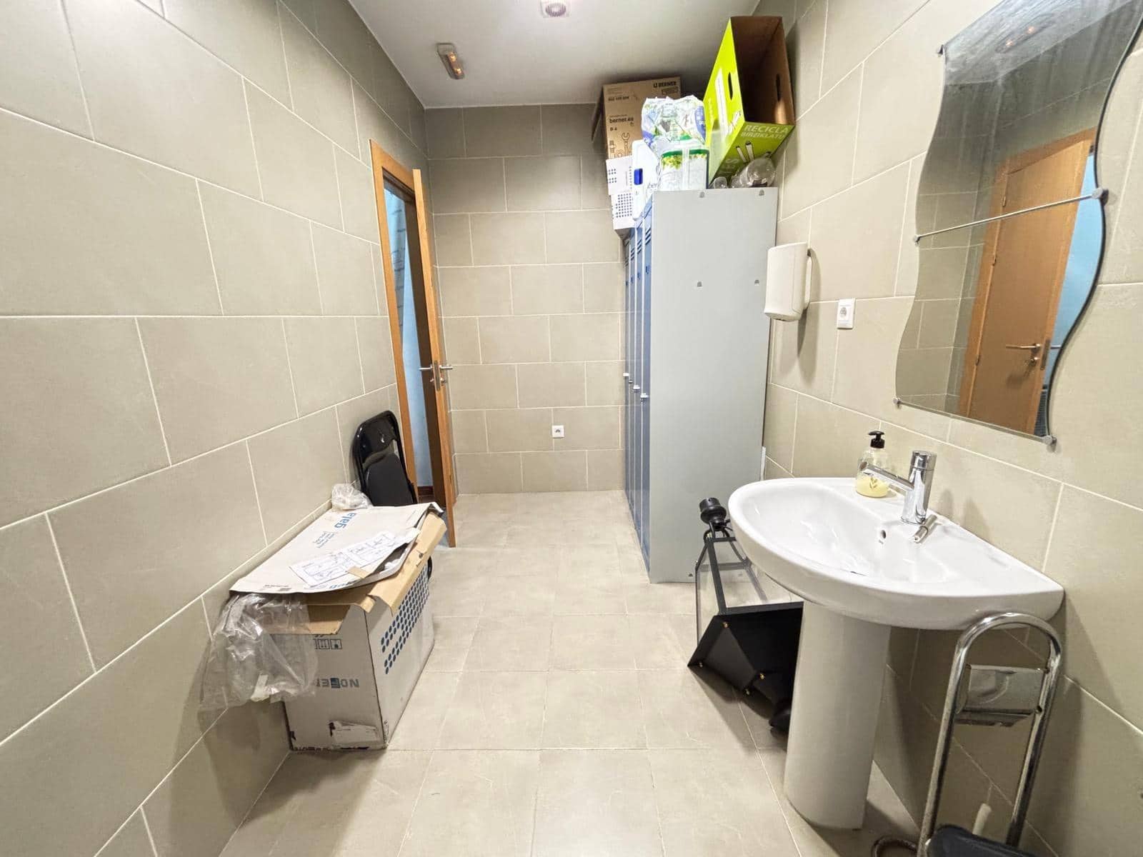 Commerciale in vendita in Armilla con garage - 87.000 € (Rif: 9434951)