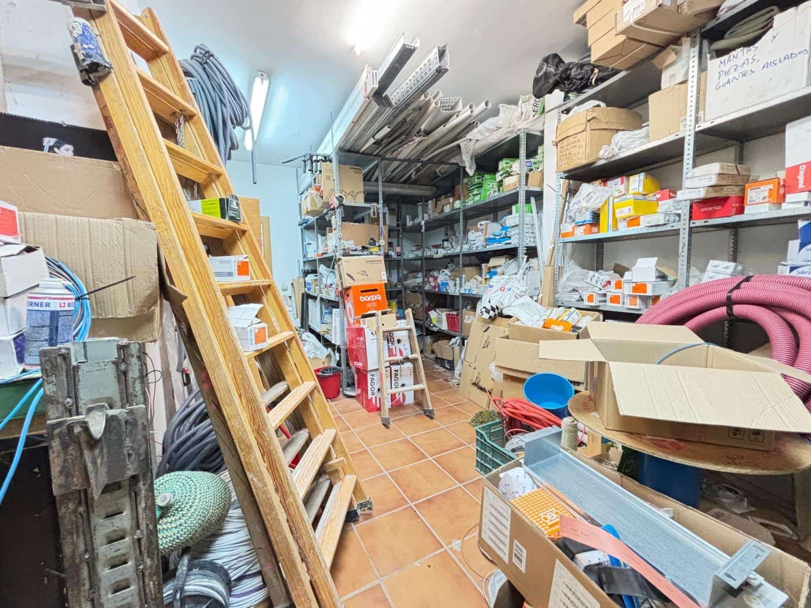 Commerciale in vendita in Armilla con garage - 87.000 € (Rif: 9434951)