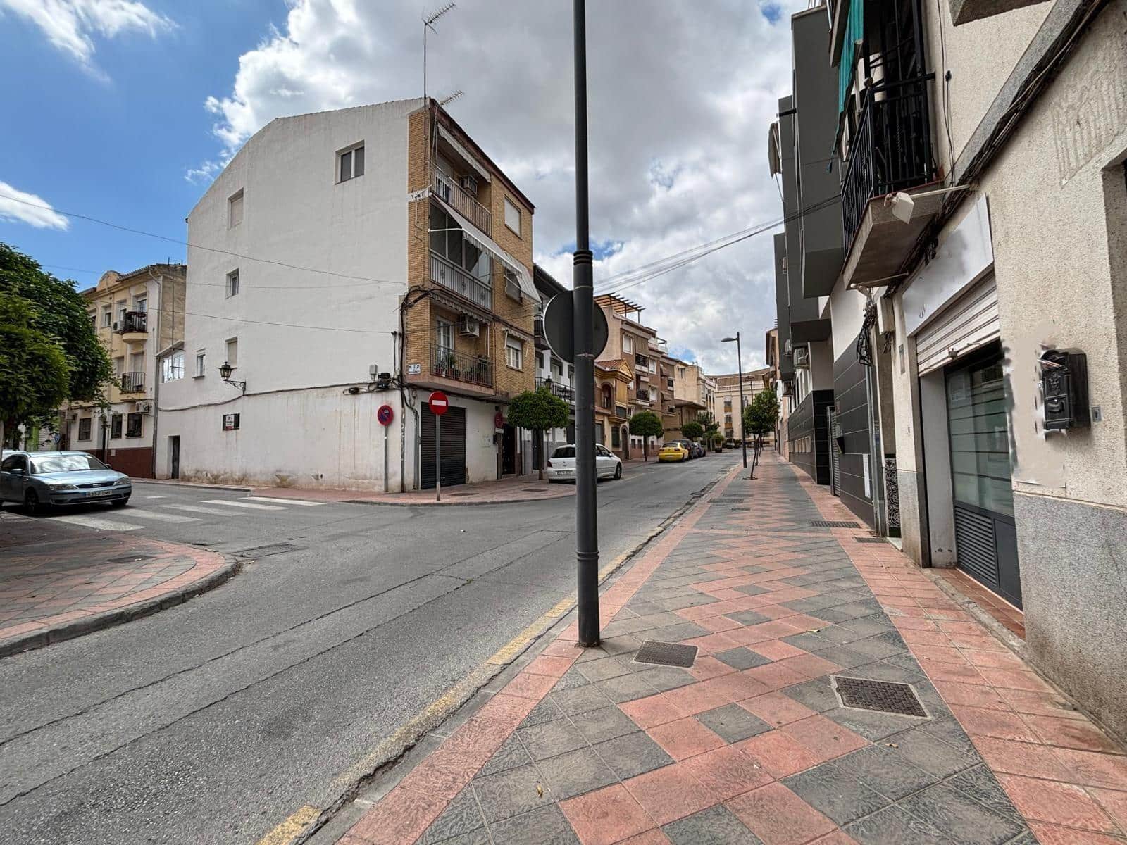 Commerciale in vendita in Armilla con garage - 87.000 € (Rif: 9434951)