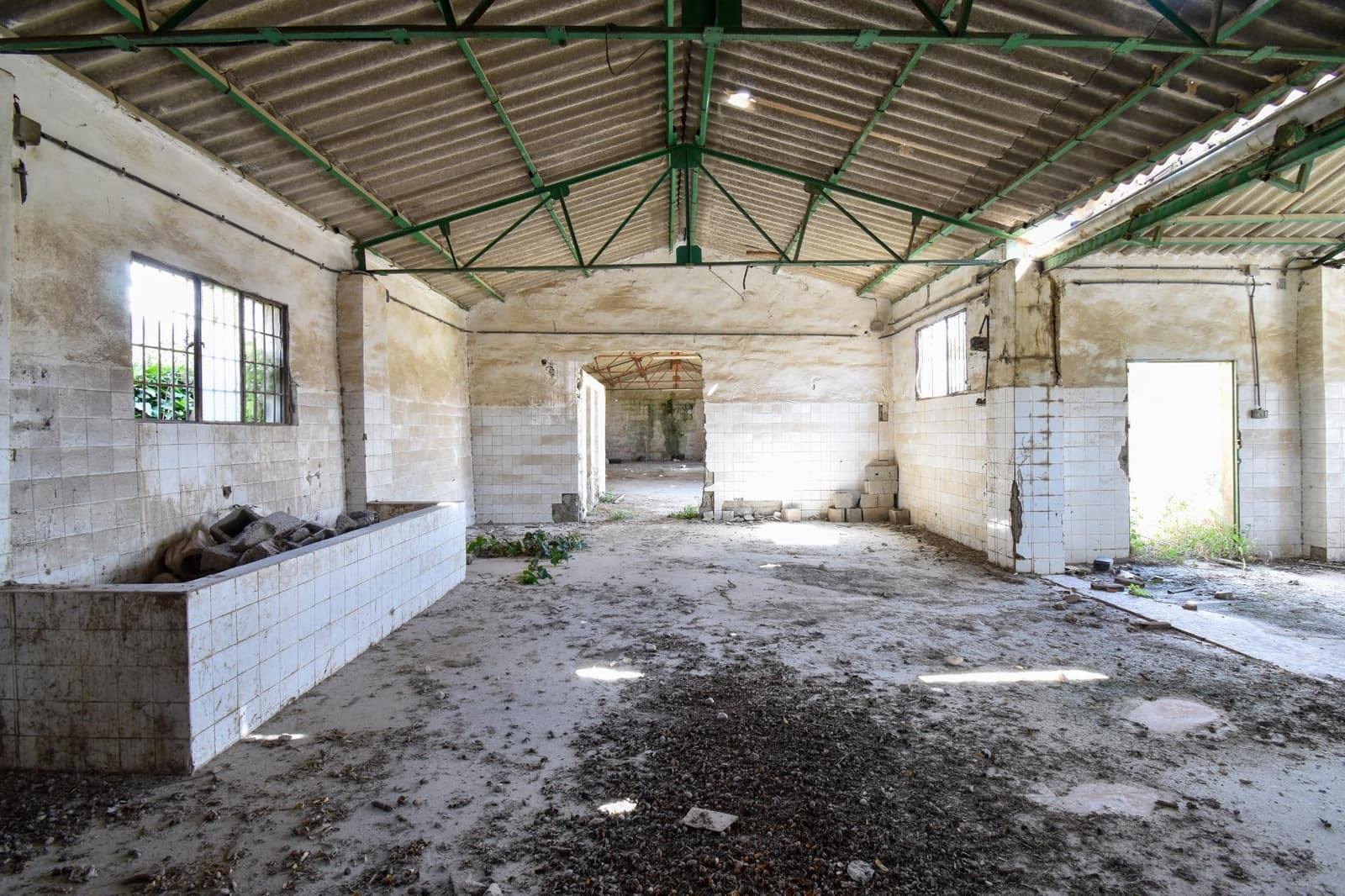 Business for sale in Durcal - € 243,000 (Ref: 9434959)