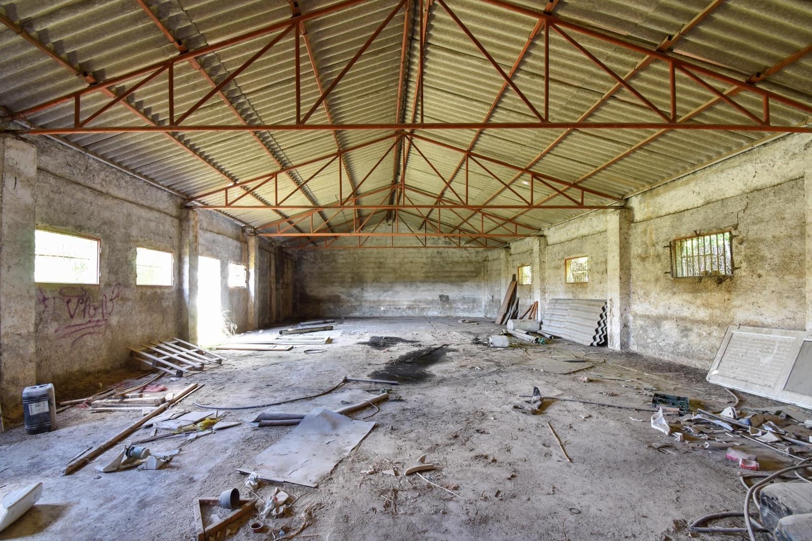 Business for sale in Durcal - € 243,000 (Ref: 9434959)