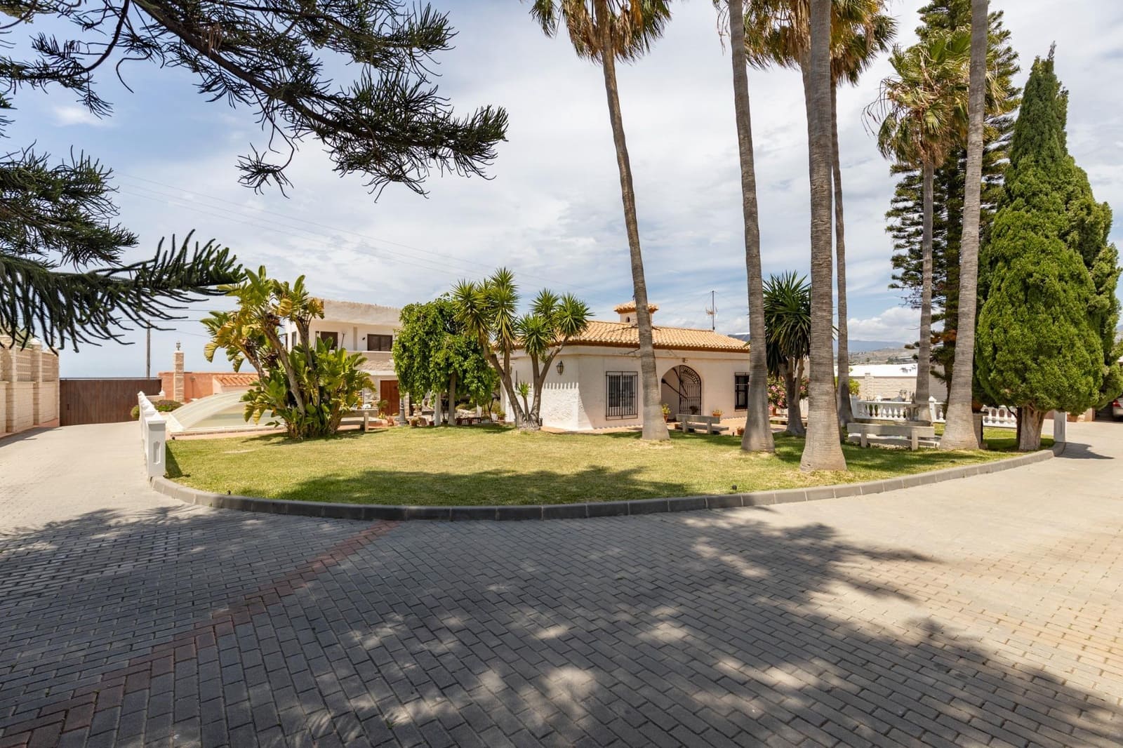 4 sypialnia Willa na sprzedaż w Motril z basenem garażem - 630 000 € (Ref: 9434960)