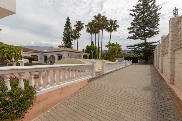 4 sypialnia Willa na sprzedaż w Motril z basenem garażem - 630 000 € (Ref: 9434960)