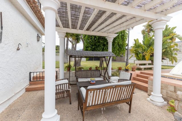 4 sypialnia Willa na sprzedaż w Motril z basenem garażem - 630 000 € (Ref: 9434960)