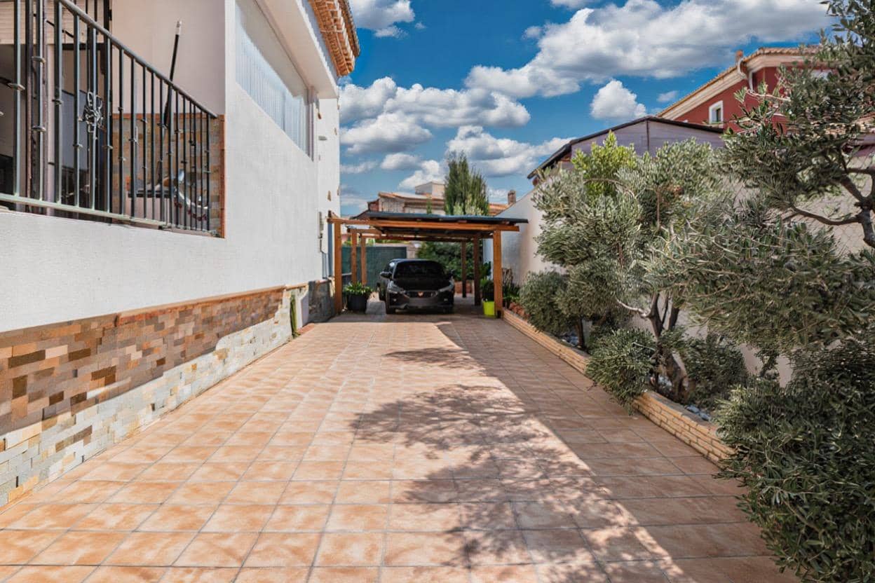 6 soverom Villa til salgs i Otura med svømmebasseng garasje - € 445 000 (Ref: 9434961)