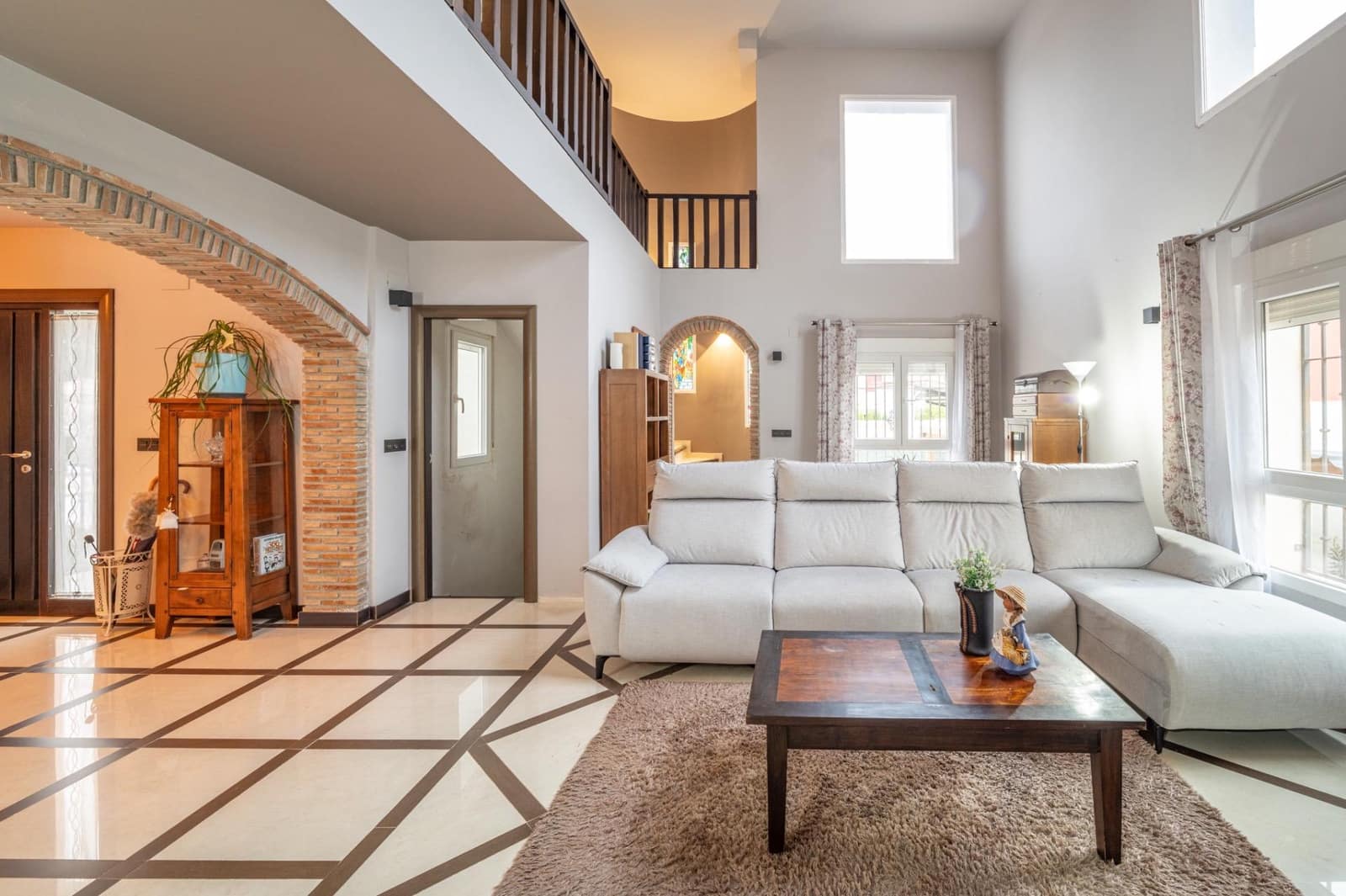 6 soverom Villa til salgs i Otura med svømmebasseng garasje - € 445 000 (Ref: 9434961)