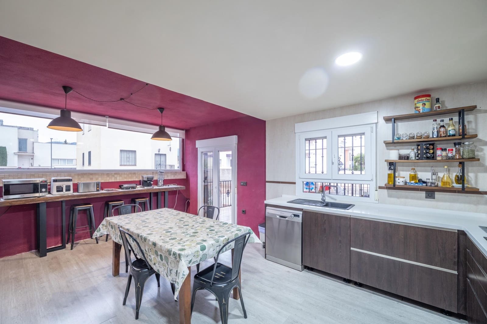 6 soverom Villa til salgs i Otura med svømmebasseng garasje - € 445 000 (Ref: 9434961)