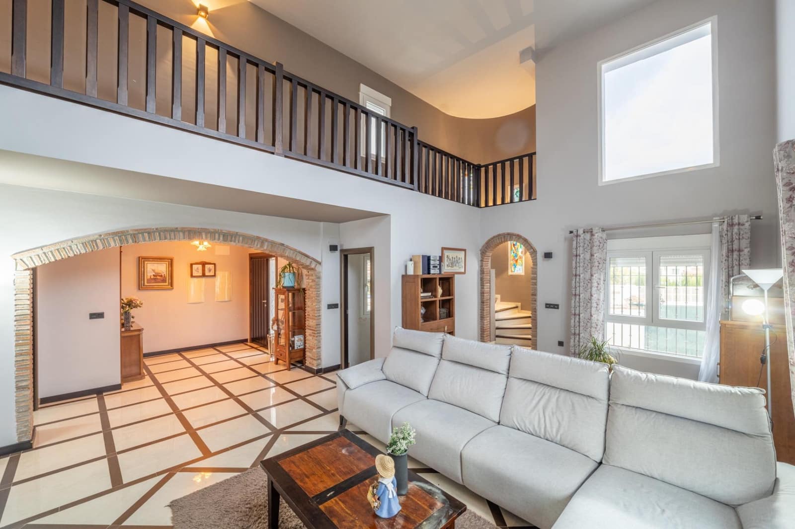 6 soverom Villa til salgs i Otura med svømmebasseng garasje - € 445 000 (Ref: 9434961)