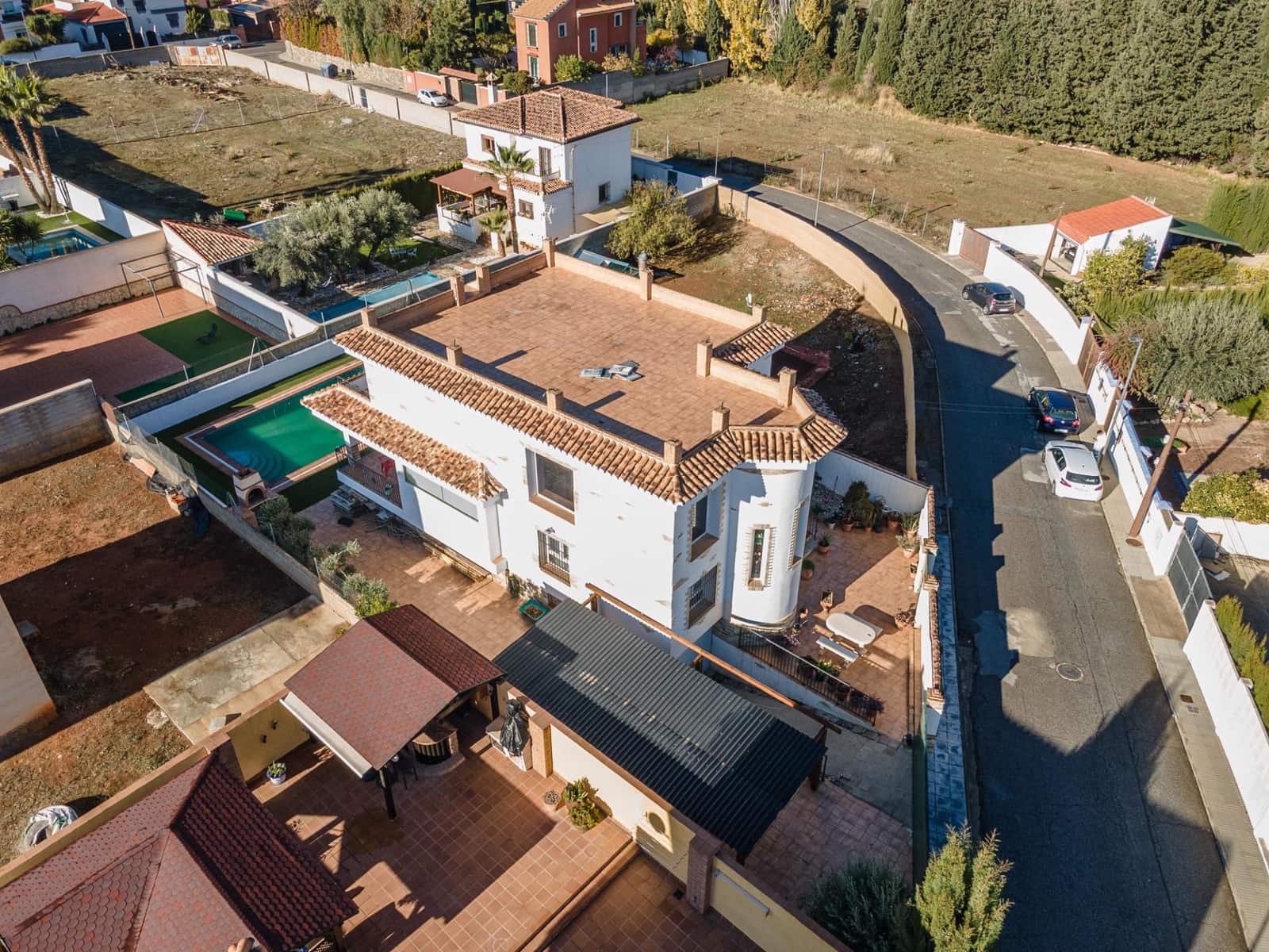 6 soverom Villa til salgs i Otura med svømmebasseng garasje - € 445 000 (Ref: 9434961)