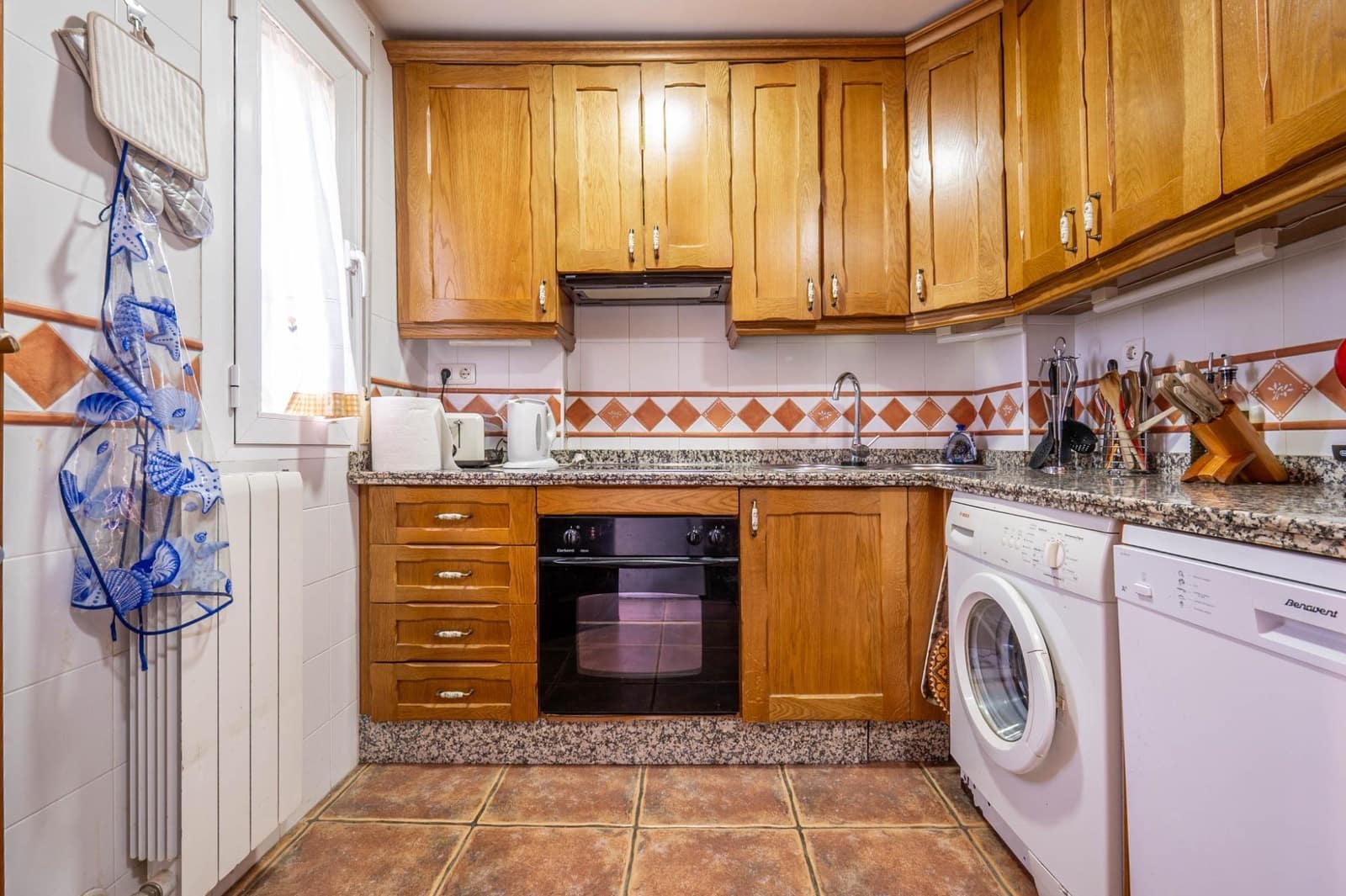 3 bedroom Villa for sale in La Zubia with pool garage - € 350,000 (Ref: 9434962)