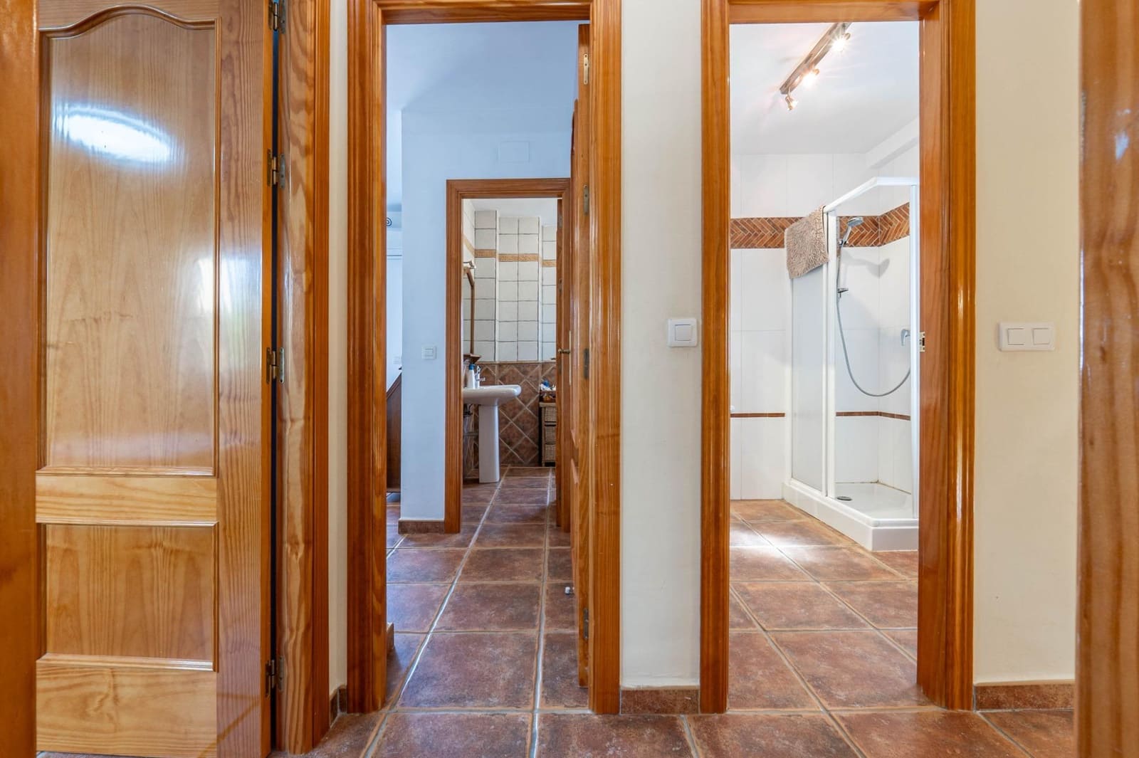 3 bedroom Villa for sale in La Zubia with pool garage - € 350,000 (Ref: 9434962)