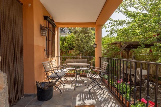 3 soveværelse Villa til salg i La Zubia med swimmingpool garage - € 350.000 (Ref: 9434962)