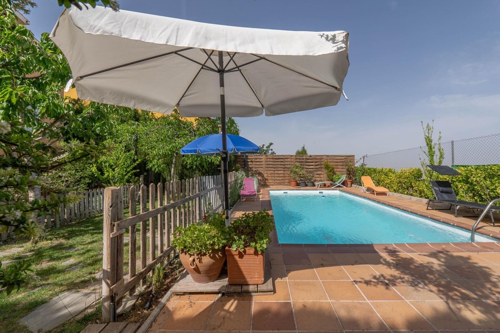 3 bedroom Villa for sale in La Zubia with pool garage - € 350,000 (Ref: 9434962)