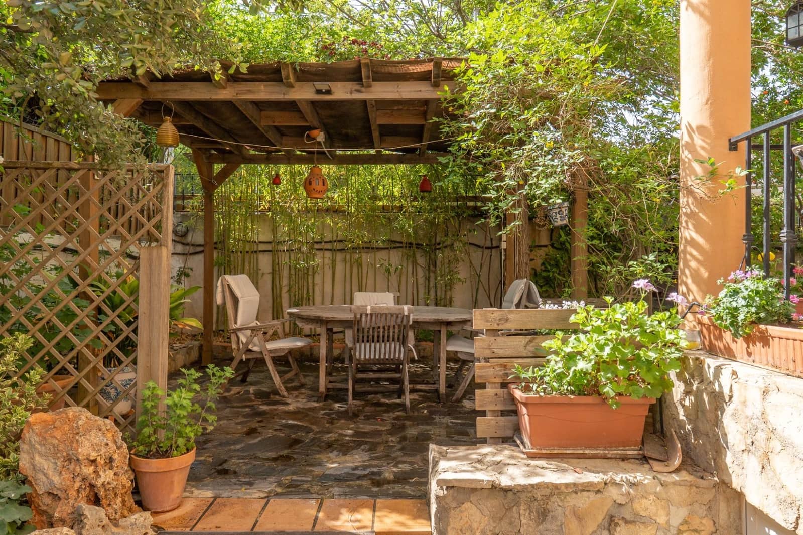 3 bedroom Villa for sale in La Zubia with pool garage - € 350,000 (Ref: 9434962)